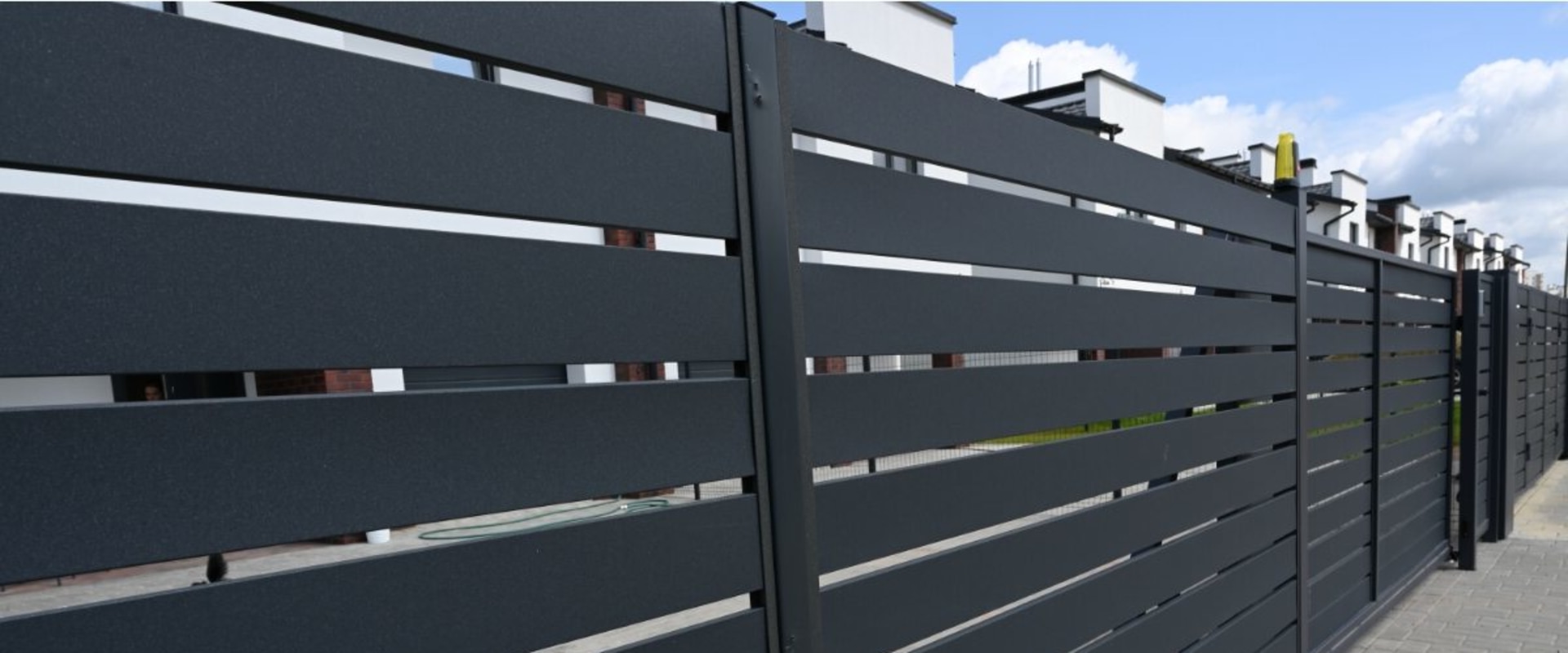 The Benefits and Drawbacks of Aluminum Fencing